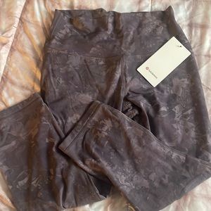 Lululemon align HR 21 crop